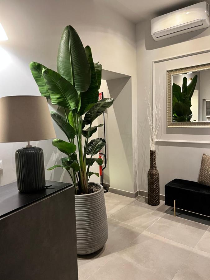 Soha Piazza Di Spagna Boutique Rome Extérieur photo