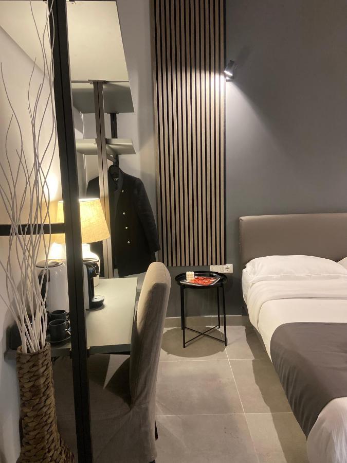 Soha Piazza Di Spagna Boutique Rome Extérieur photo