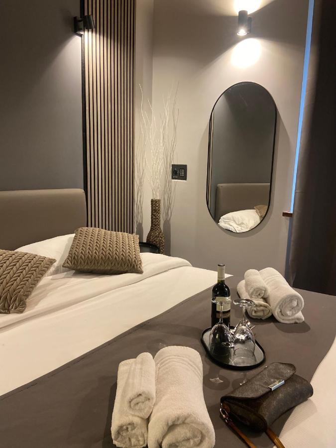 Soha Piazza Di Spagna Boutique Rome Extérieur photo