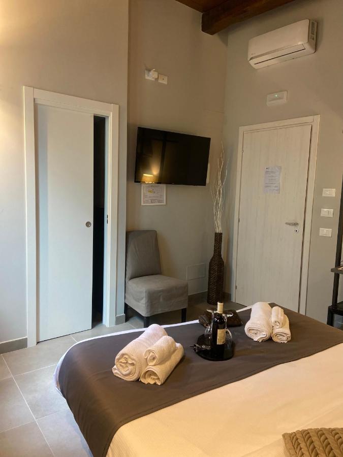 Soha Piazza Di Spagna Boutique Rome Extérieur photo